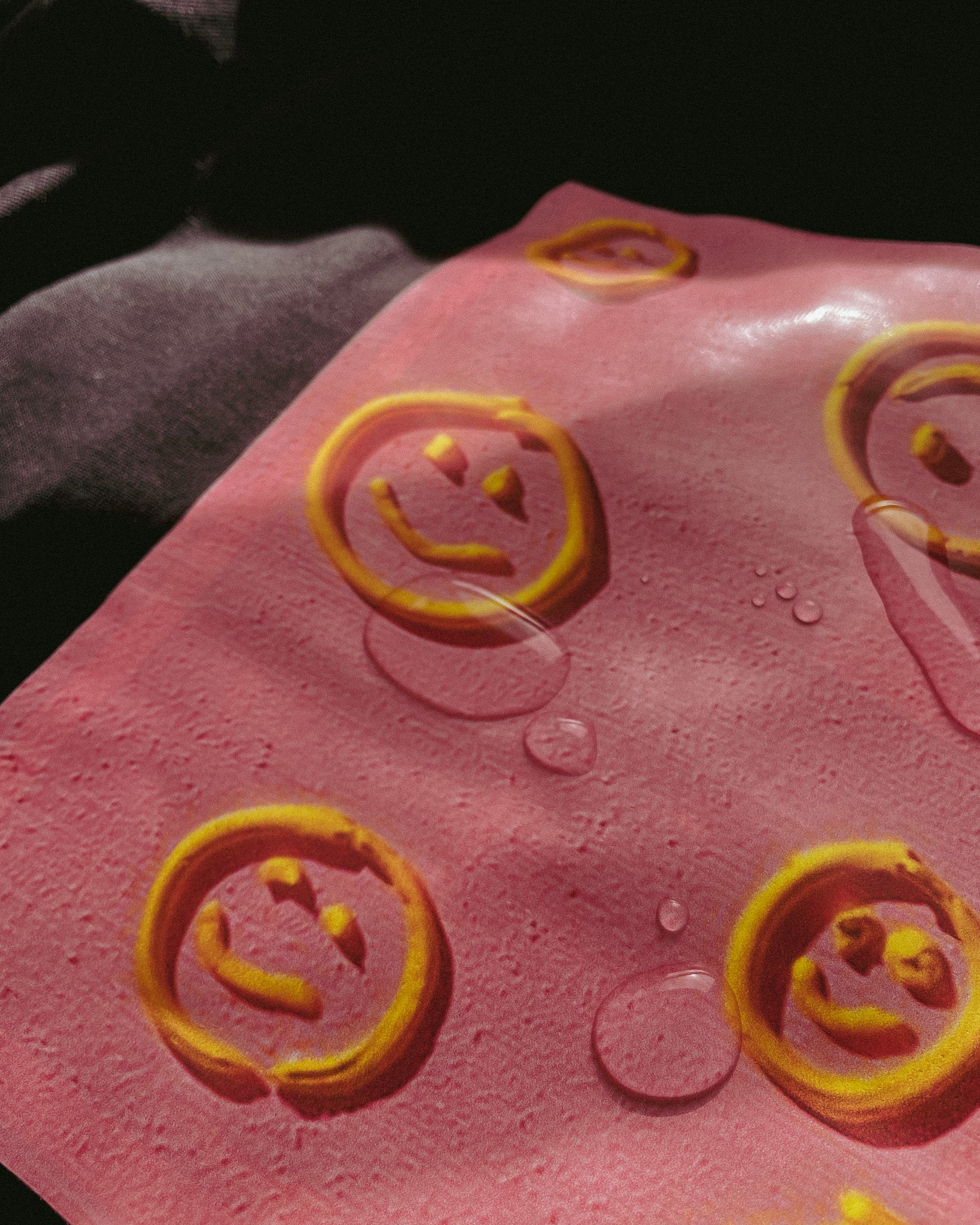 How to wash a T-Shirt with print - 1C1Y | One Child One Year