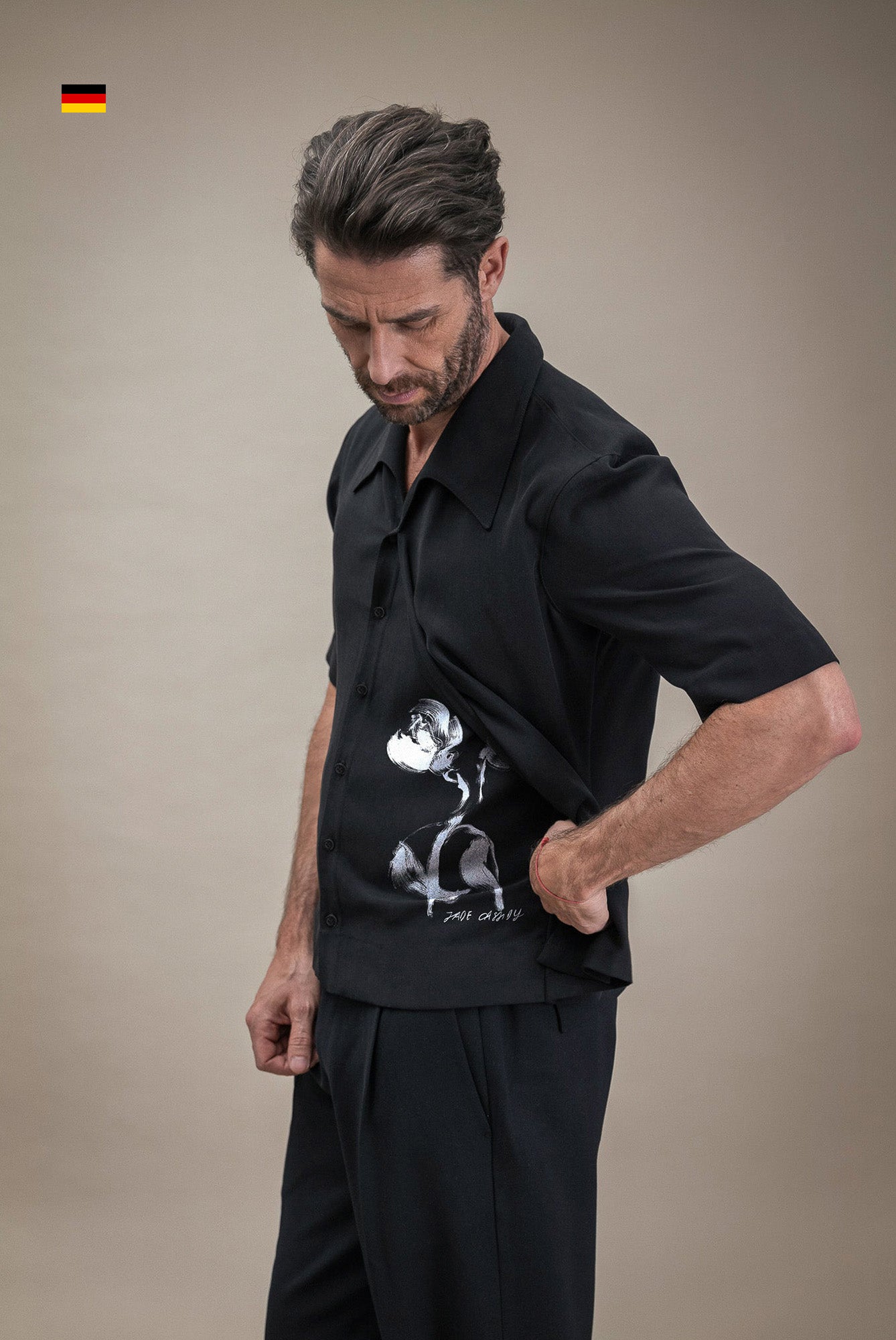 男士极简黑色短袖衬衫