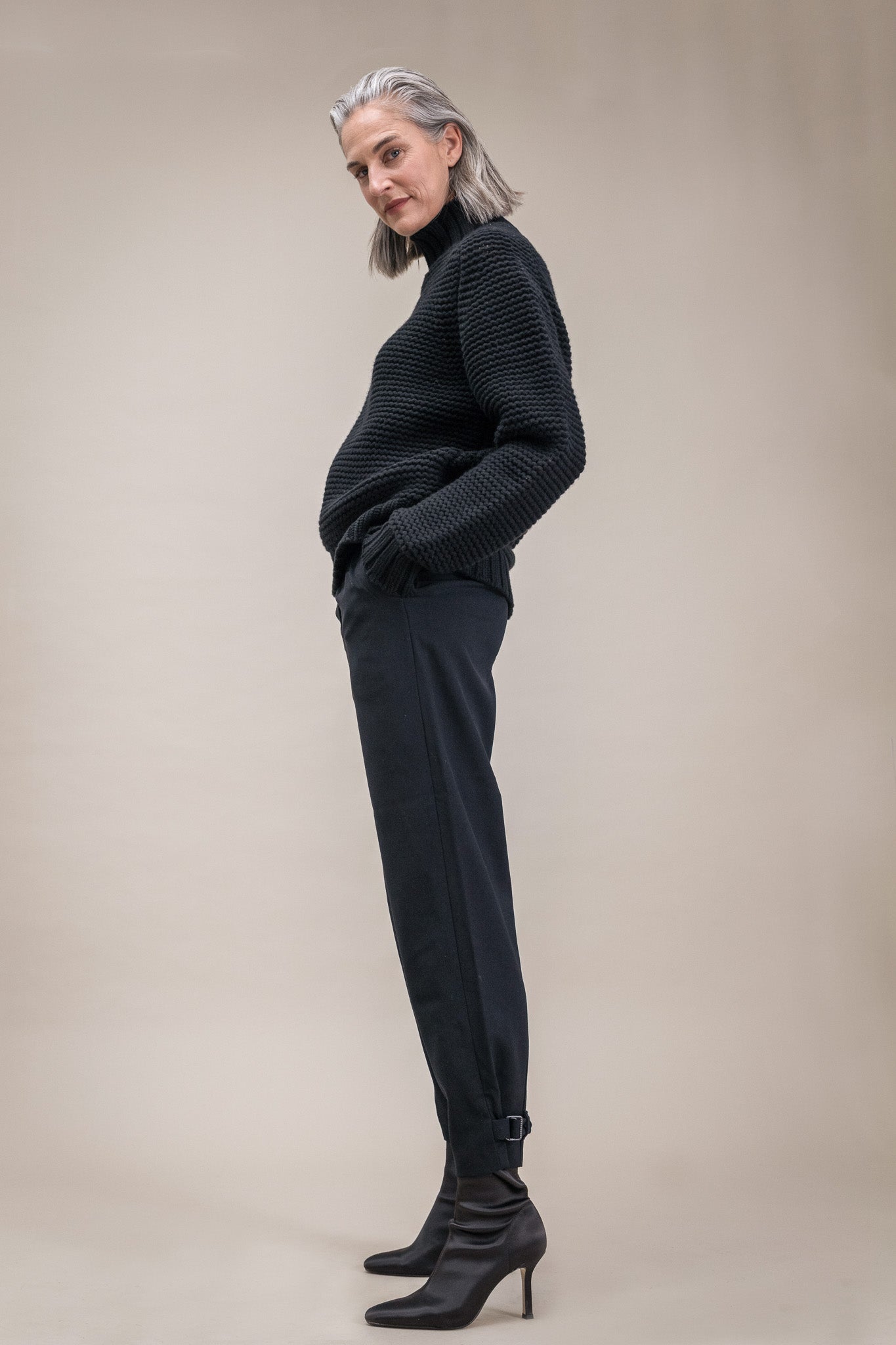 Oversized Knit Sweater in Black for Women