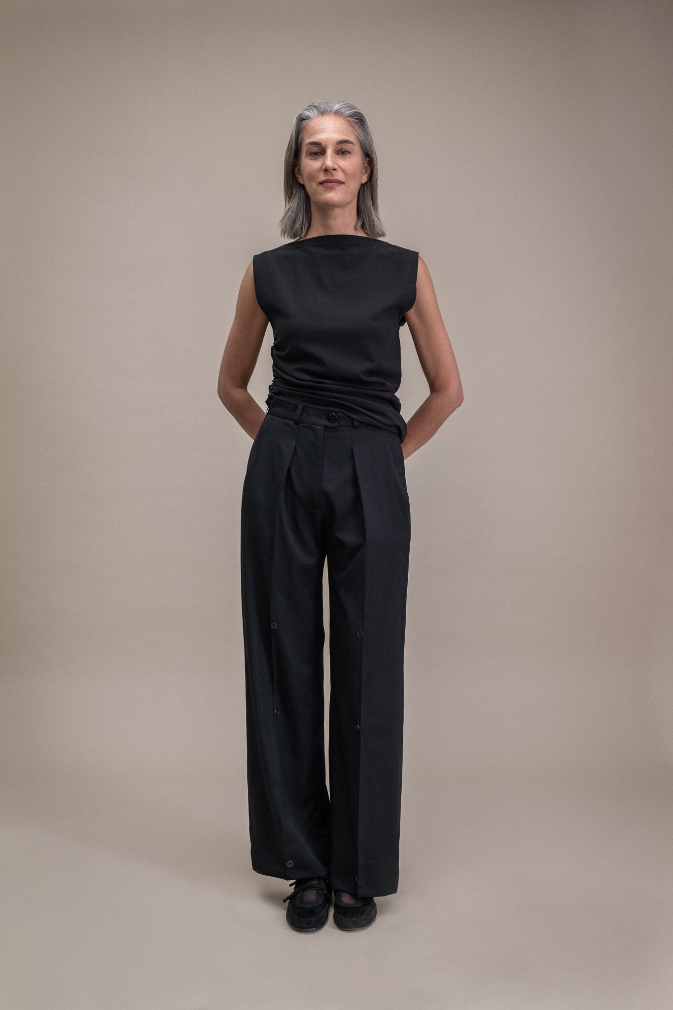 Wide - Leg Wool Trousers for Women in Black - 1C1Y | One Child One Year