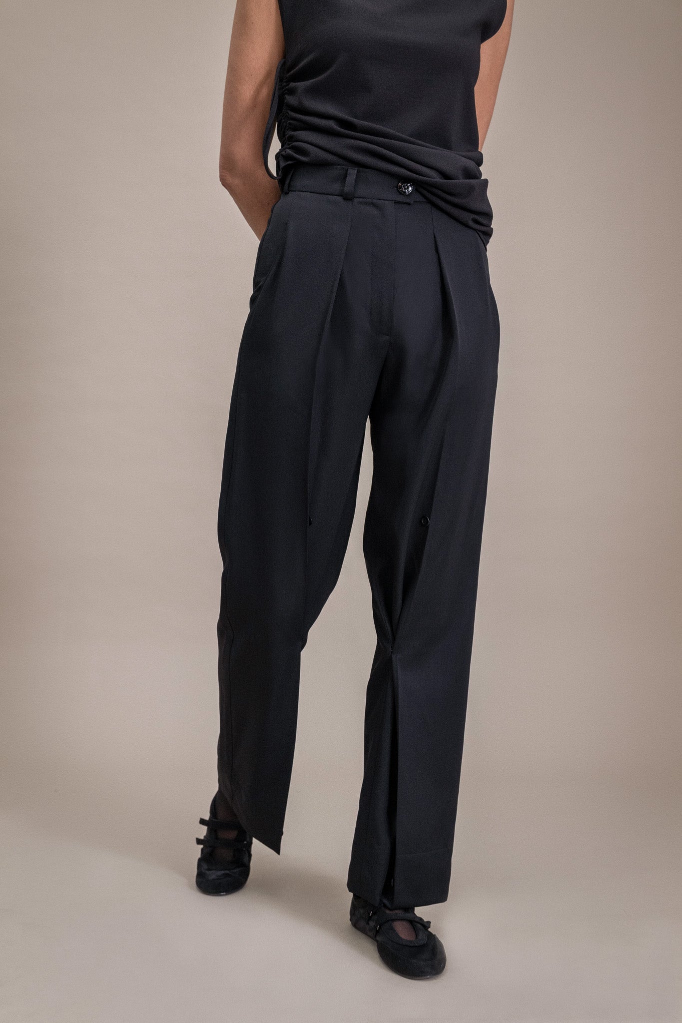 Wide - Leg Wool Trousers for Women in Black - 1C1Y | One Child One Year