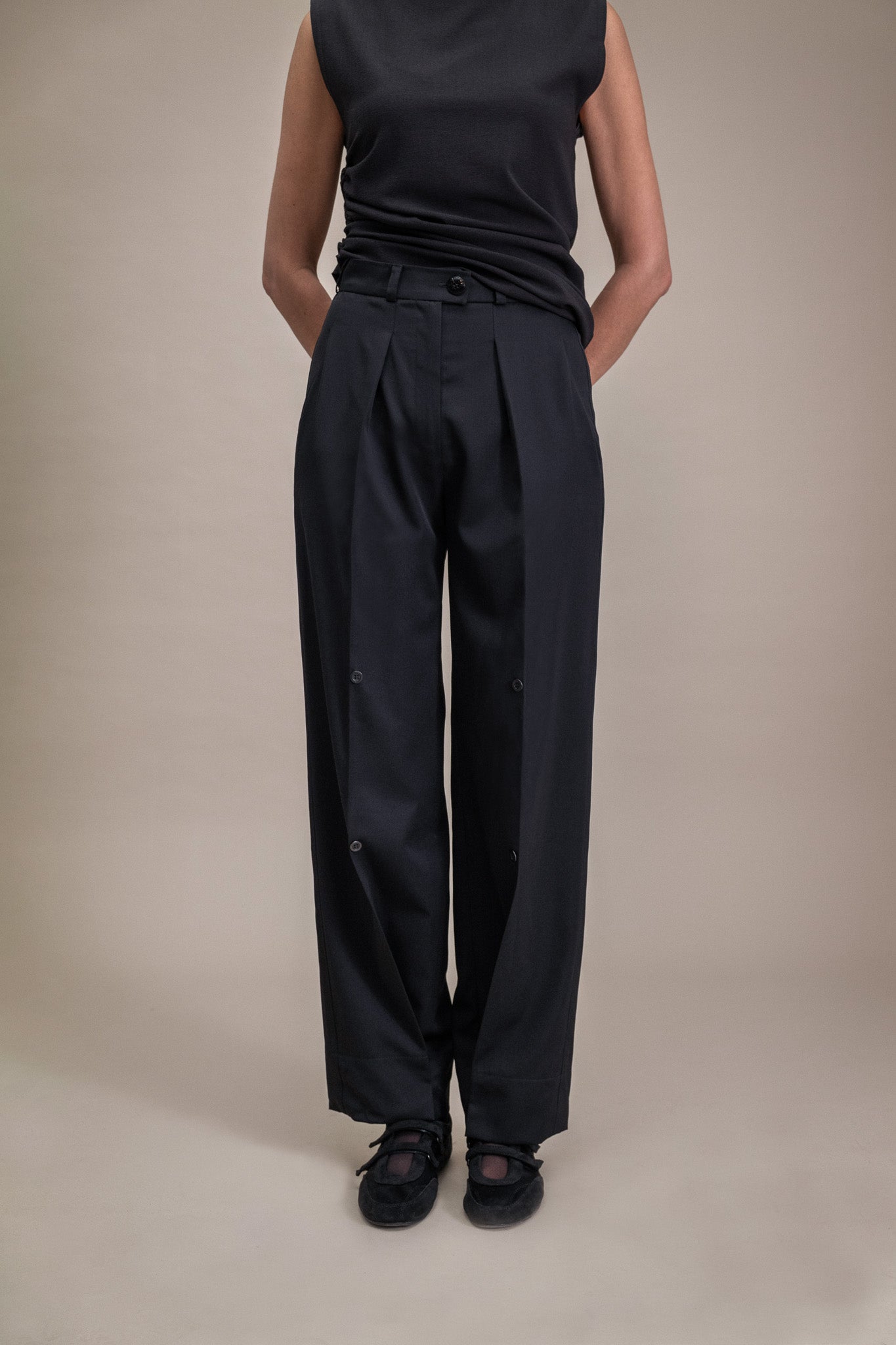 Wide - Leg Wool Trousers for Women in Black - 1C1Y | One Child One Year