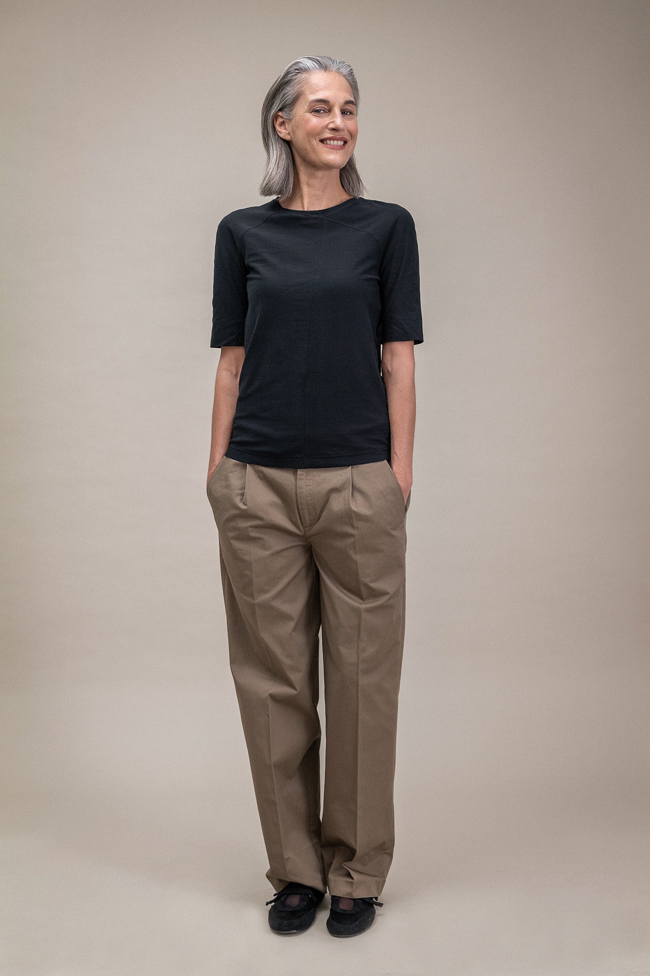 Women’s Fitted T-Shirt Black with Raglan Shoulders - 1C1Y | One Child One Year