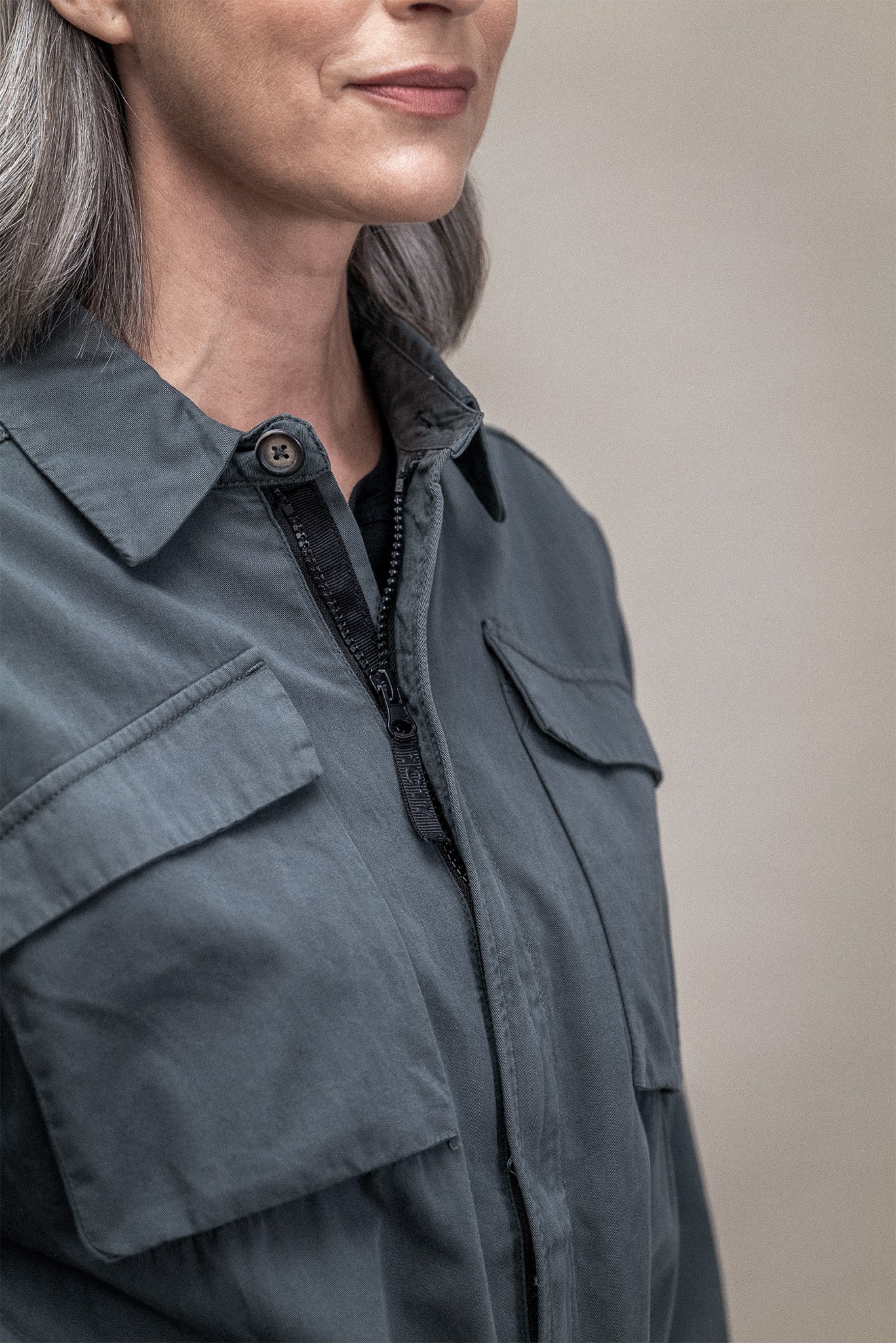 One Overall Salbei Jumpsuit mit Taschen