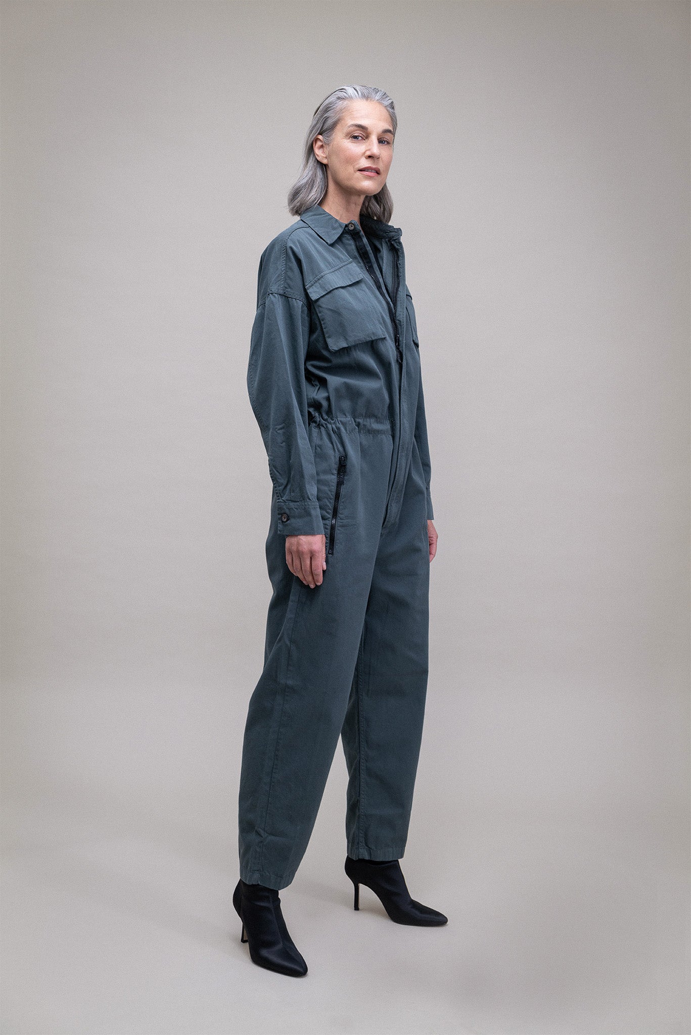 One Overall Salbei Jumpsuit mit Taschen