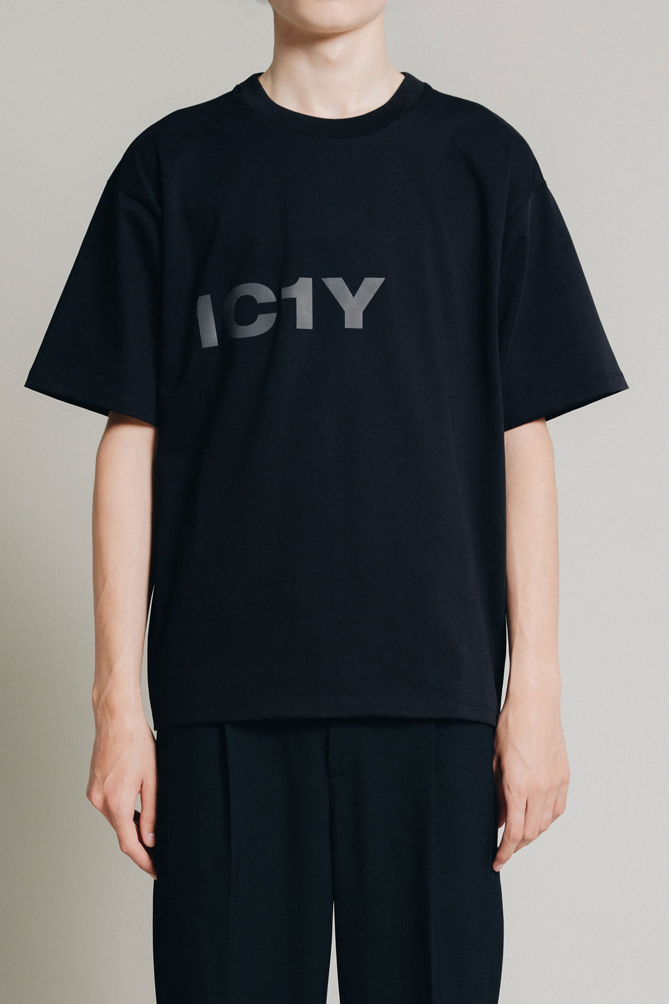 One T Oversized with Reflective Print