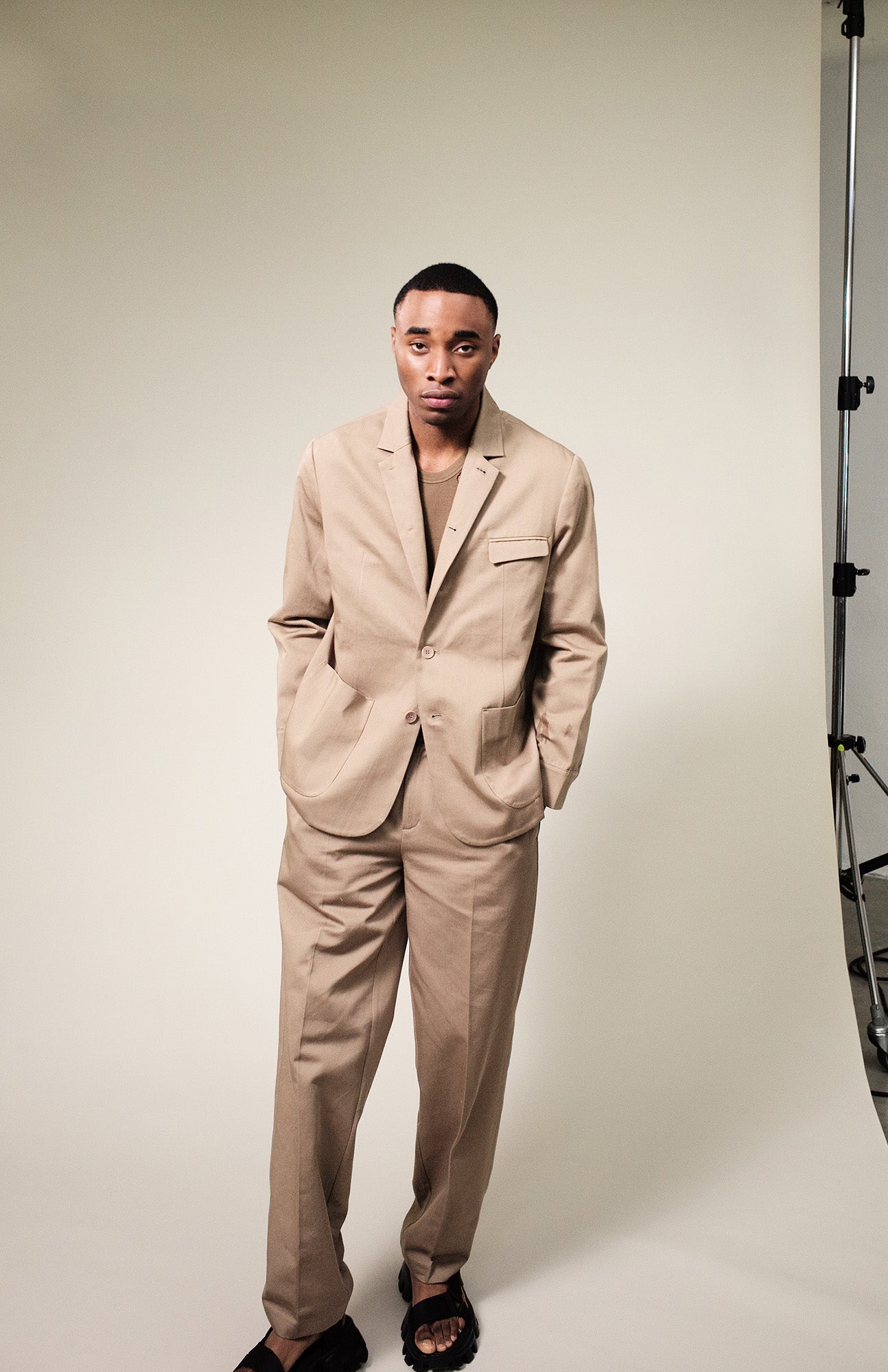 Andr1a Minimalist Blazer in Tobacco