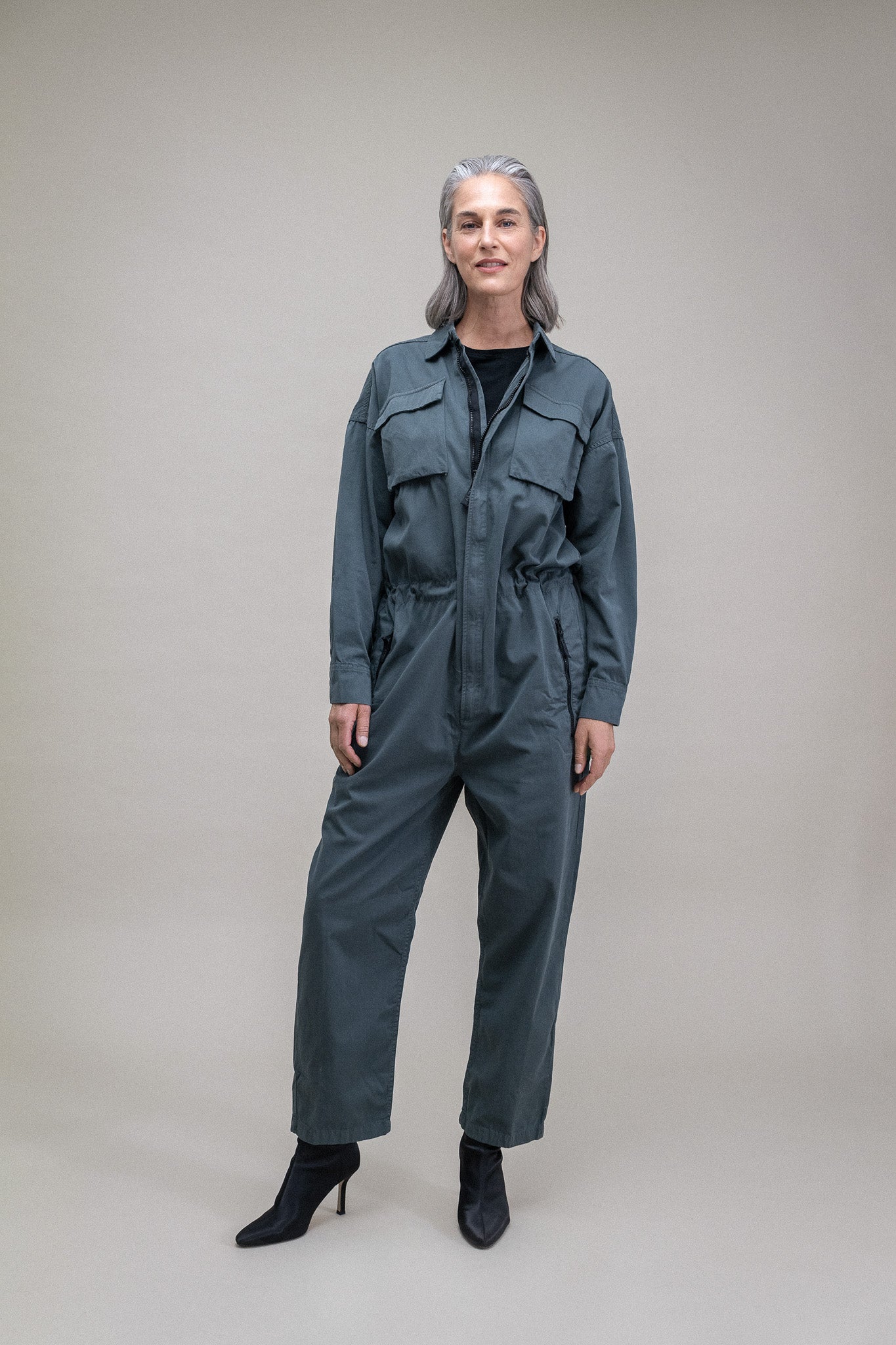 One Overall Salbei Jumpsuit mit Taschen
