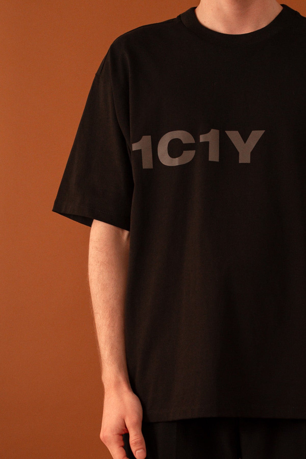 One T Oversized with Reflective Print - 1C1Y | One Child One Year