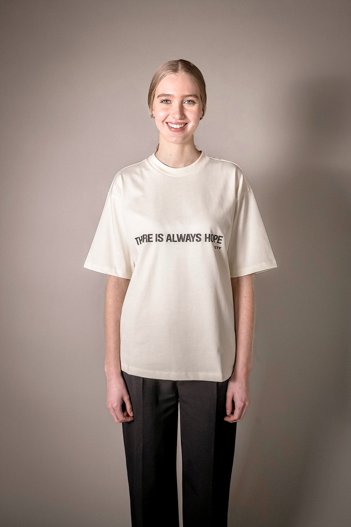 One T Hope Weißes Bio-Baumwolle T-Shirt mit Print