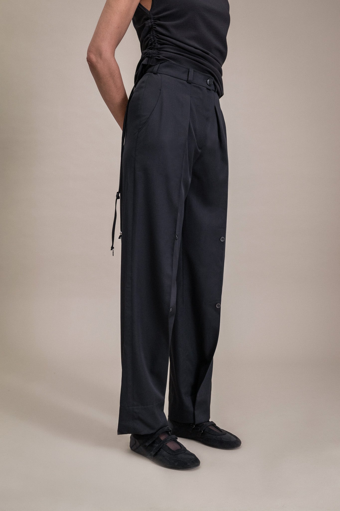 Wide - Leg Wool Trousers for Women in Black - 1C1Y | One Child One Year